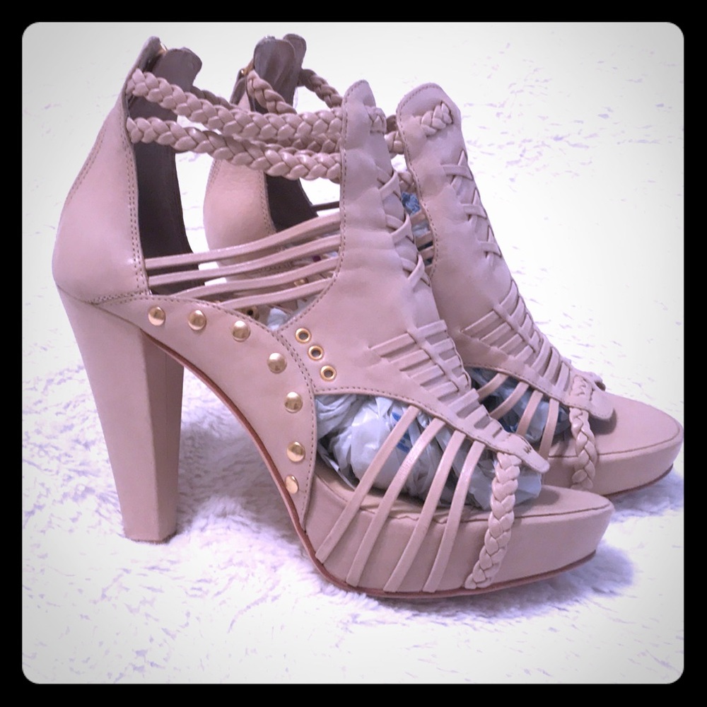 Pour la victoire heels